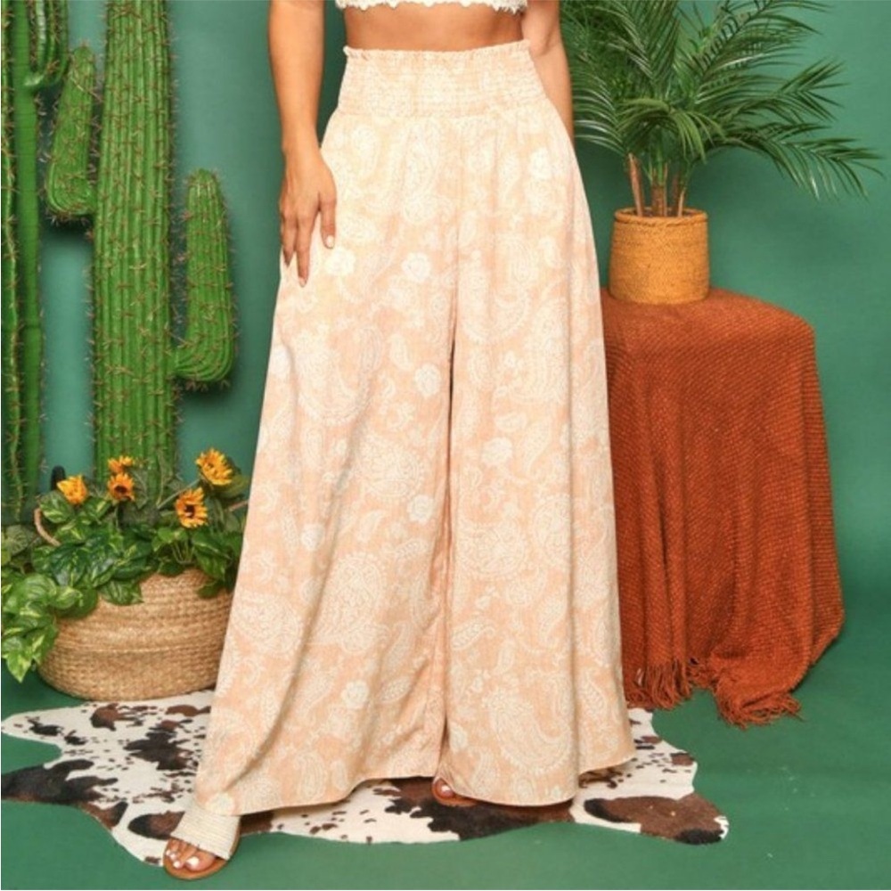Fantastic Fawn Women's Wide Leg Peach and White Paisley Pants Smocked Waist - Picture 9 of 11